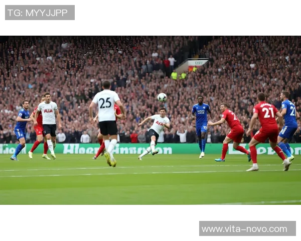 高清足球明星平板壁纸精选让您随时感受绿茵场上的激情与魅力