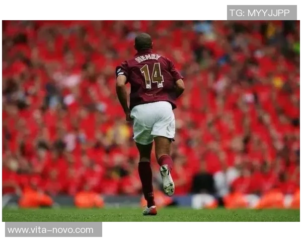 足球明星图片王子带你领略绿茵场上的璀璨瞬间与传奇故事